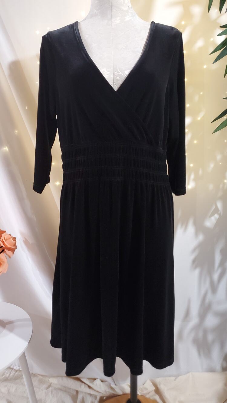 Eddie Bauer Smocked Black Velour Crossover Surplice Neck Midi Dress Womens LP